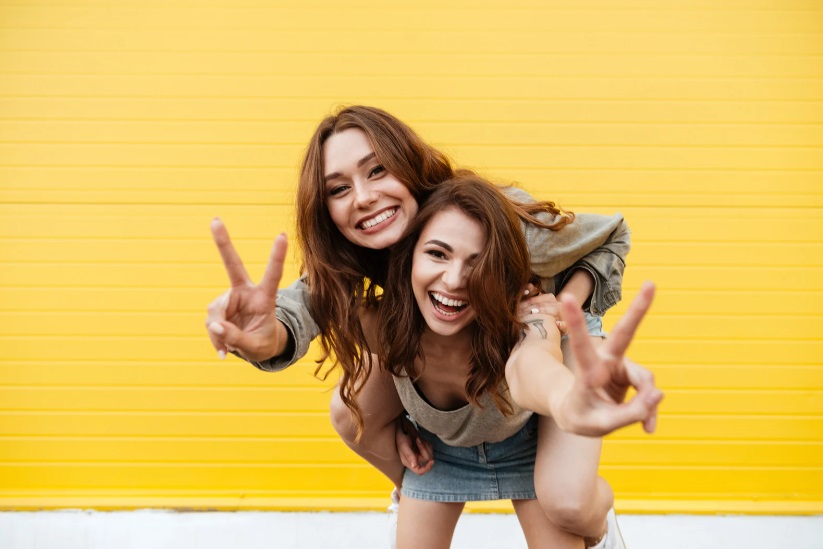 mujeres alegres